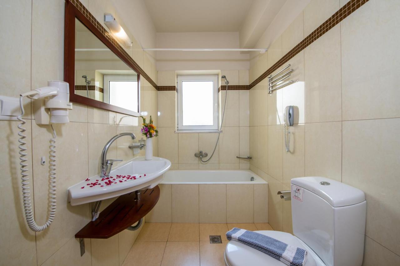 Toxo Hotel ปลาเตเนียส ภายนอก รูปภาพ